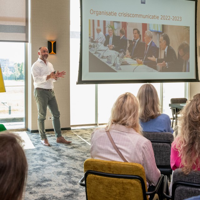 De eerste sprekers blikt met de communicatieprofessionals terug op de coronacommunicatie